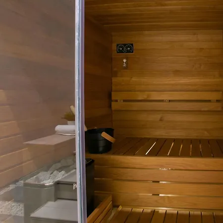 White Luxury 2* Thessaloníki
