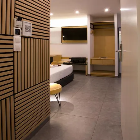White Luxury Bed & Breakfast