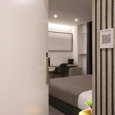 White Luxury Bed & Breakfast