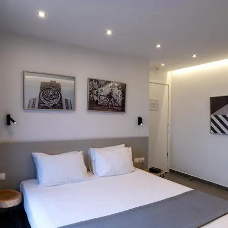 B&B White Luxury